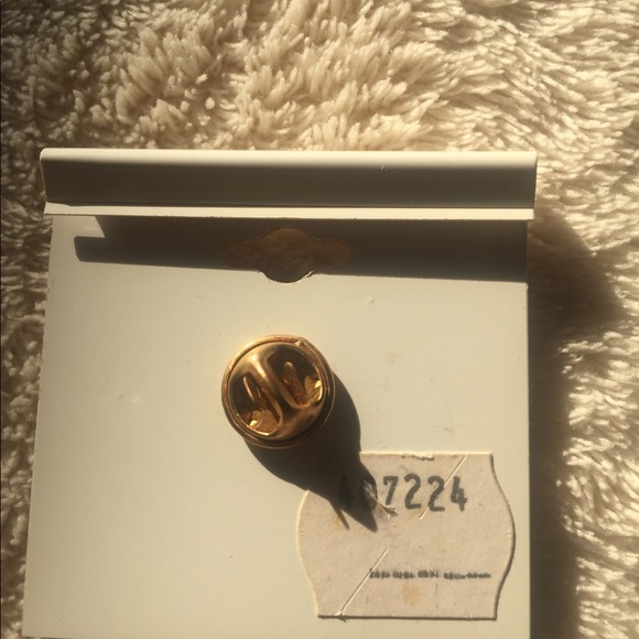 NEW cat 🐱 pin - Picture 2 of 2